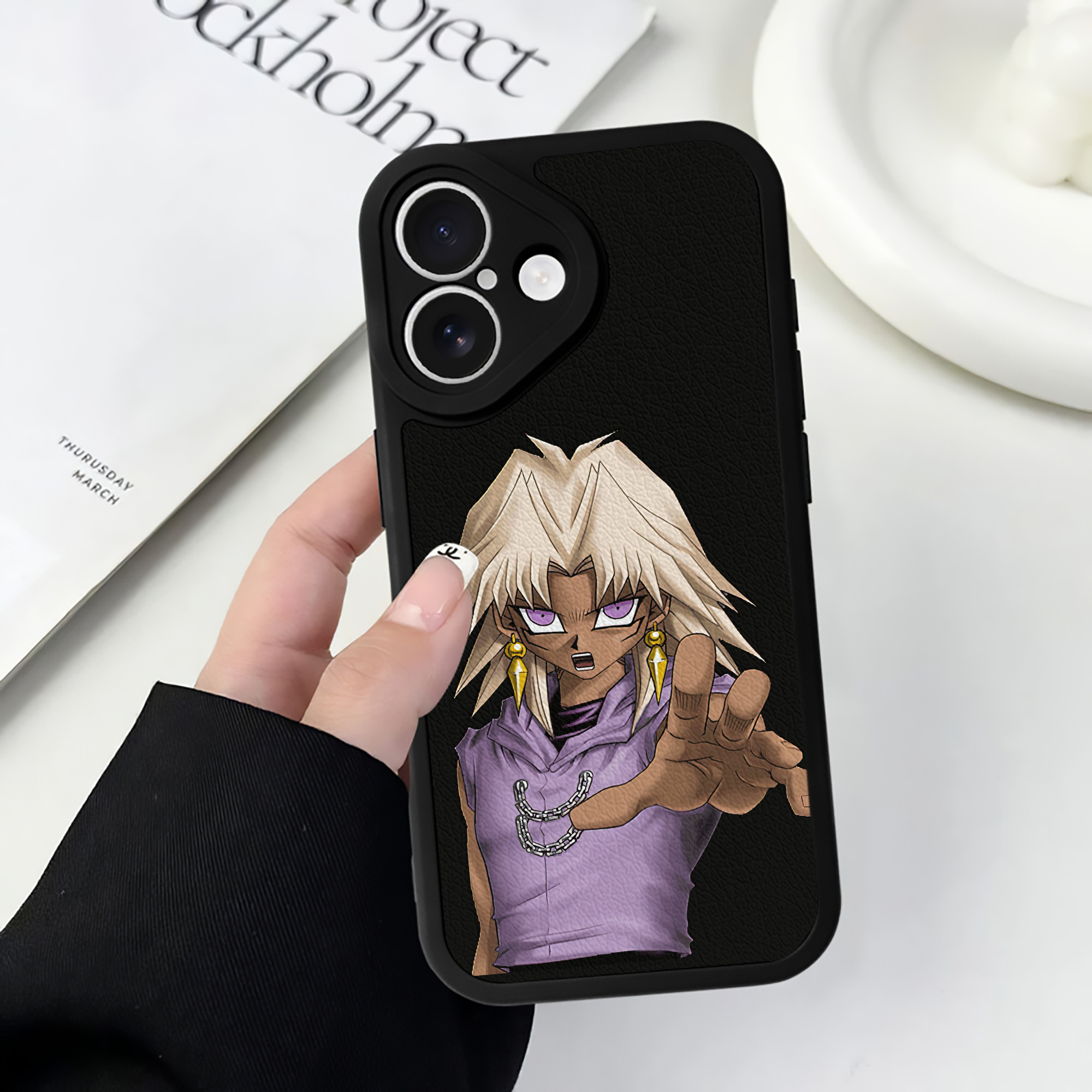 遊☆戯☆王 Yu-Gi-Oh! 【iPhone 16シリーズ対応】シリコンスマホケース（レザー調） 材質：シリコン